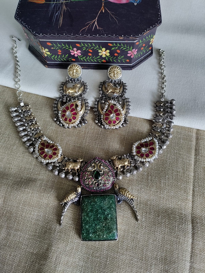 Emerald parrot royalty necklace set