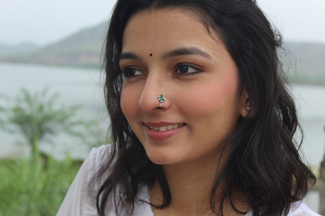 Silver Green Nosepin