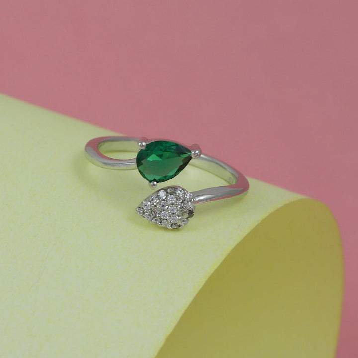 Green heart shape stone silver ring