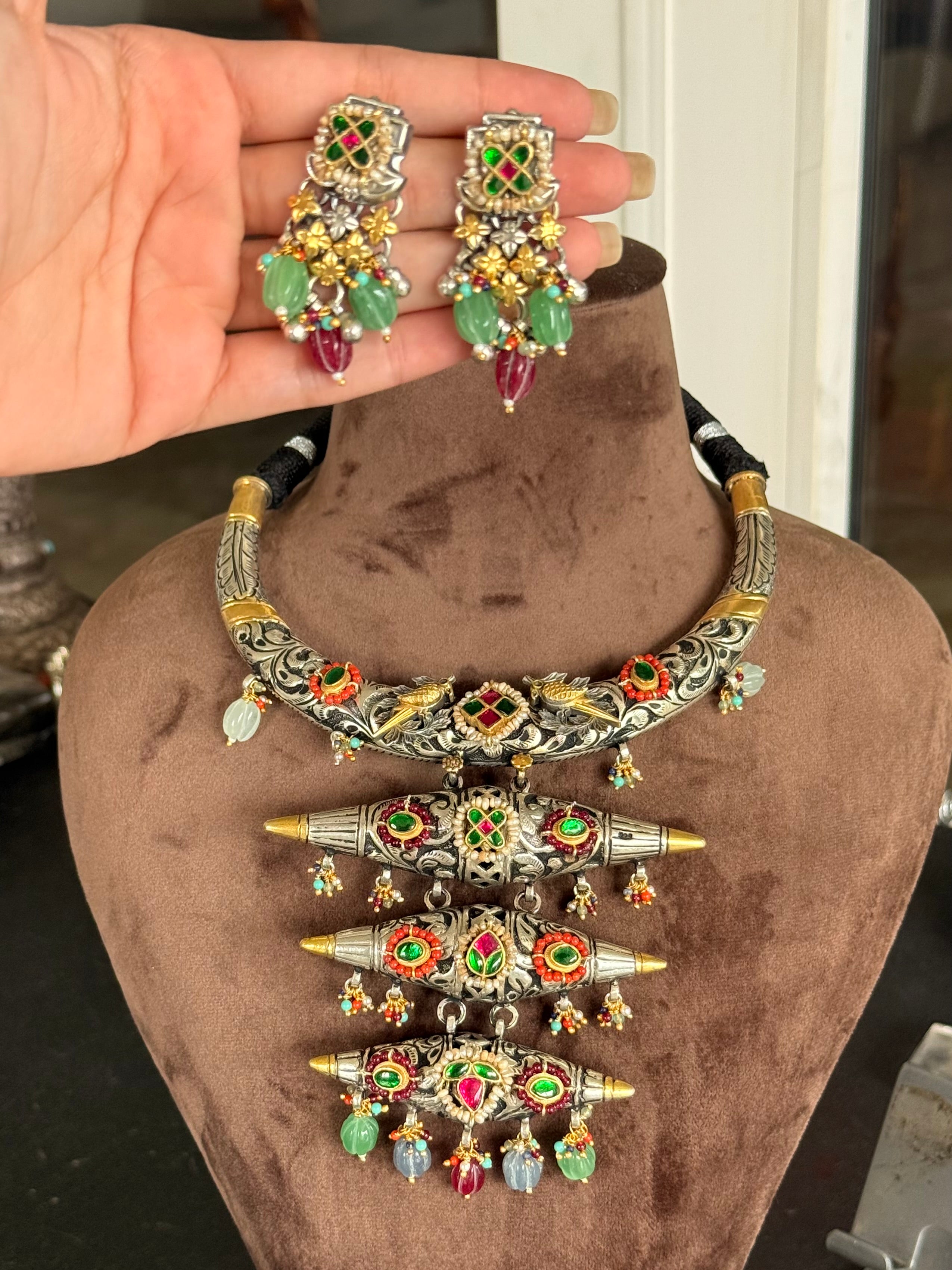 Rajwada fusion Hasli set