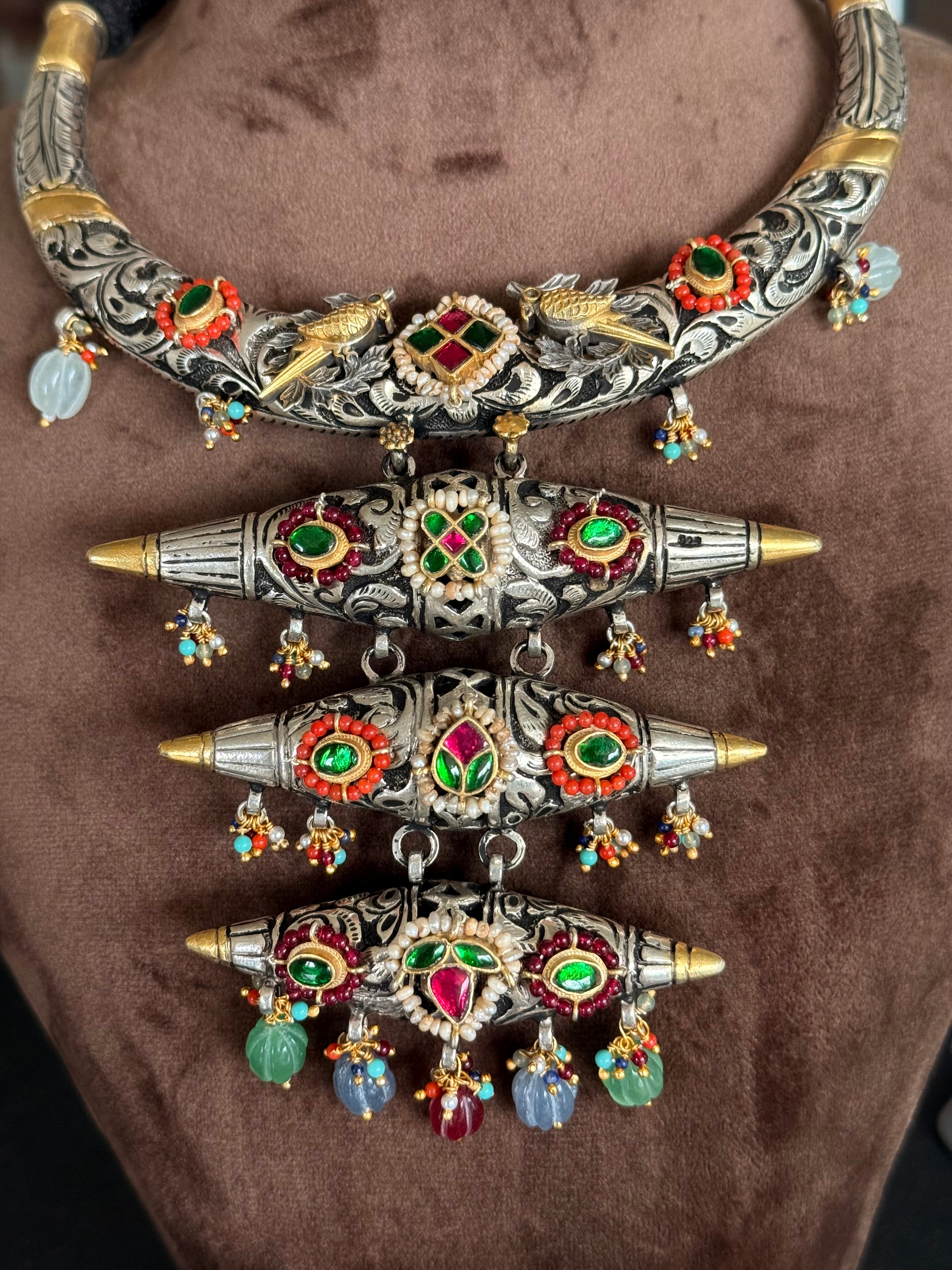 Rajwada fusion Hasli set