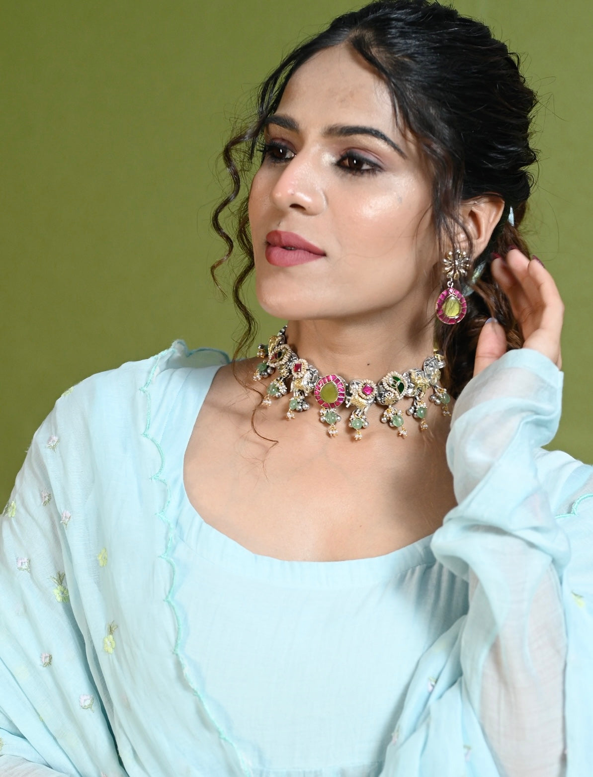 Silver Nawabi charm choker set with earrings