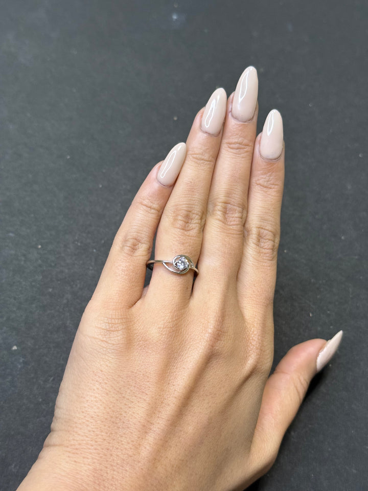 Around the world silver ring