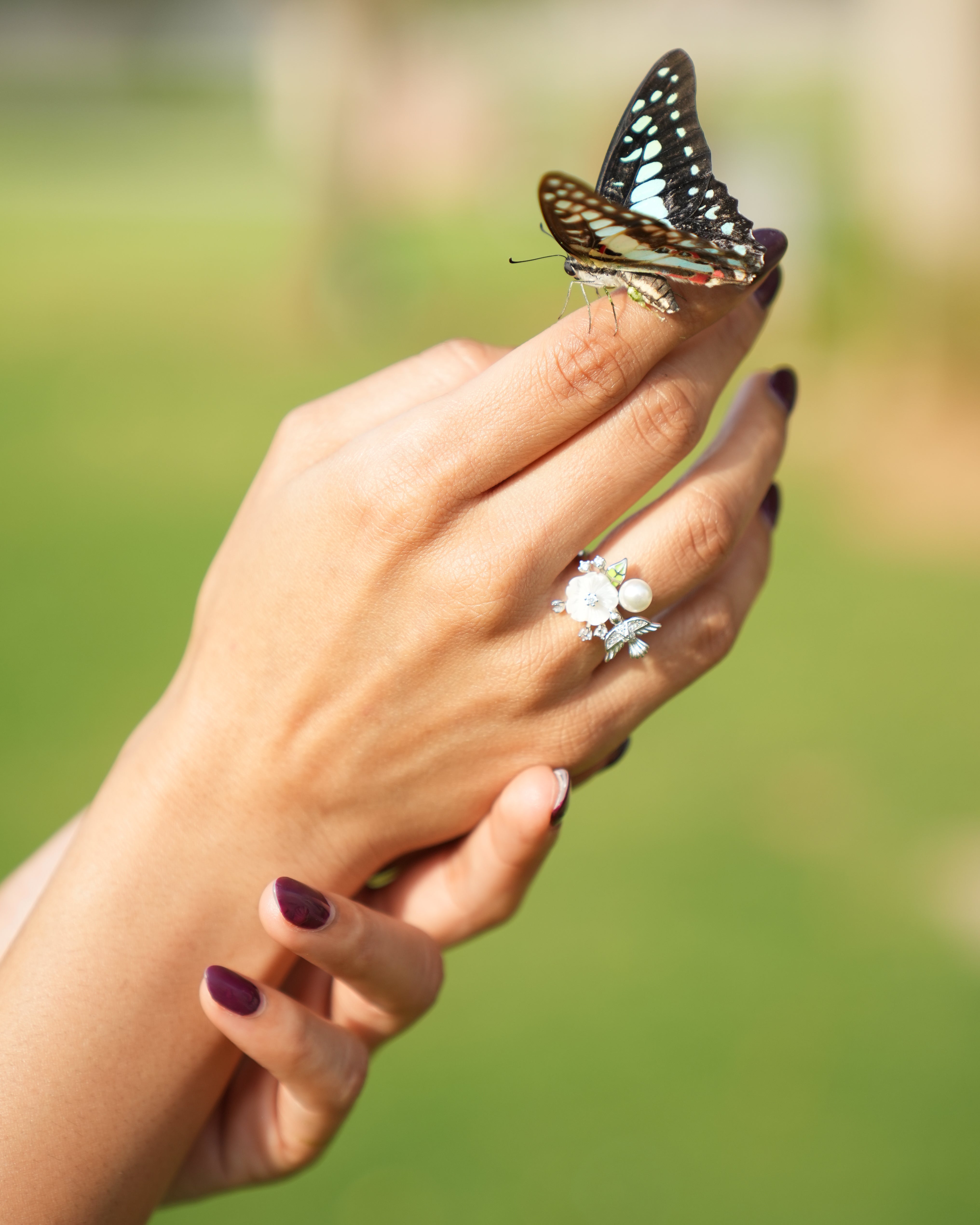 Aesthetic Floral Silver Pendant Set ( Pendant, Studs& Ring) with Pearl