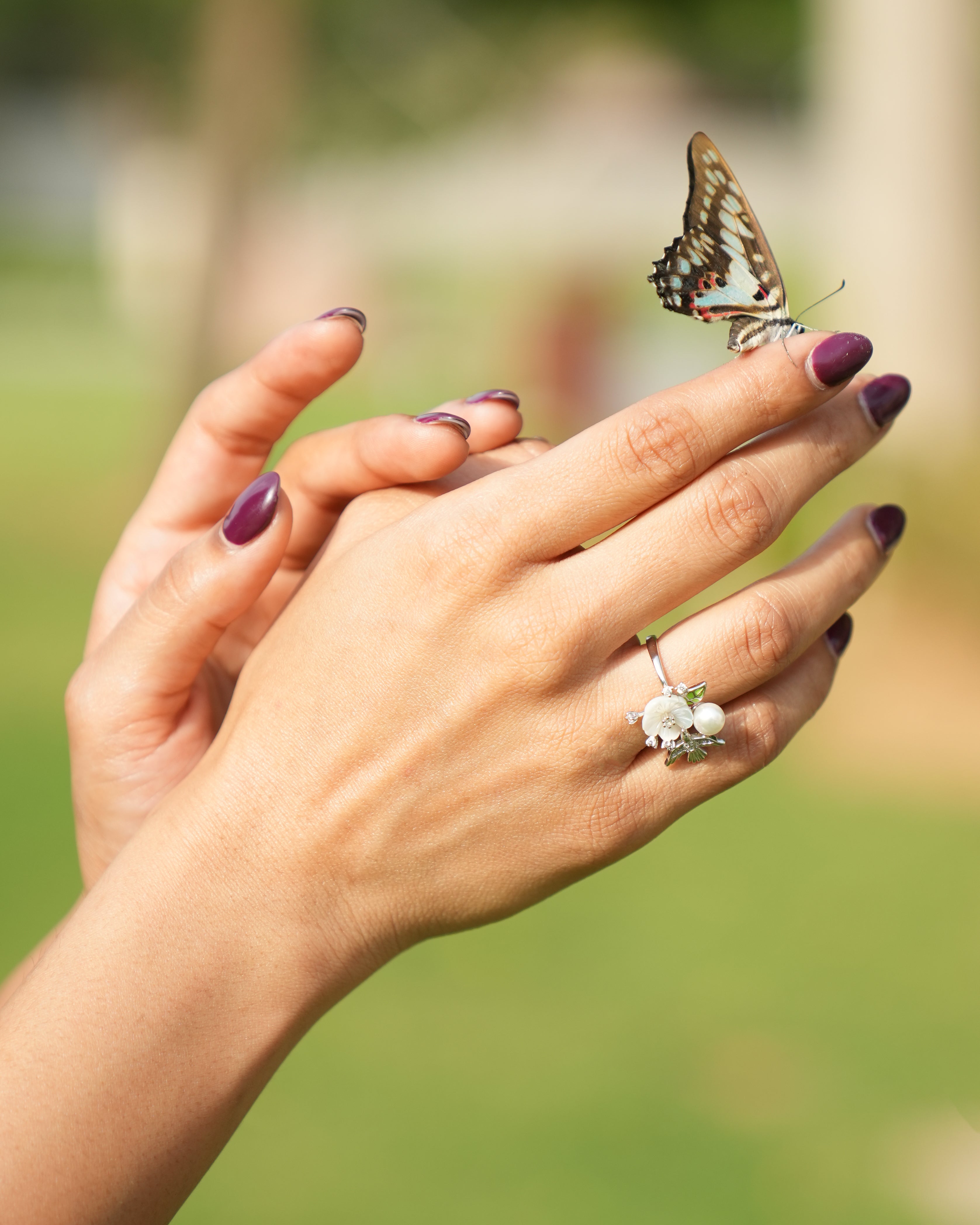 Aesthetic Floral Silver Pendant Set ( Pendant, Studs& Ring) with Pearl