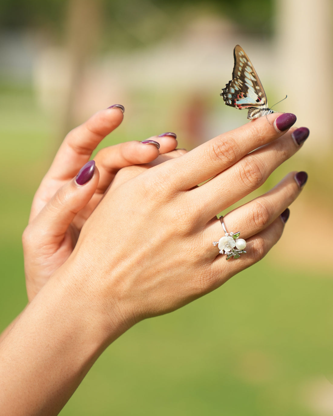 Aesthetic Floral Silver Pendant Set ( Pendant, Studs& Ring) with Pearl